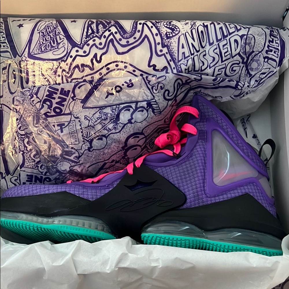Nike LeBron xix